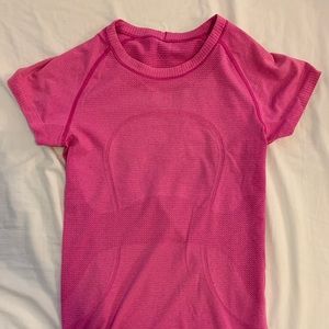 Lululemon swiftly tech short sleeve